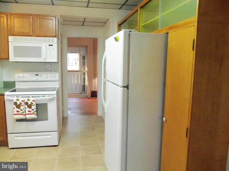 17 Waterview Road Baltimore, MD 21222 - Photo 9 of 23 Kitchen