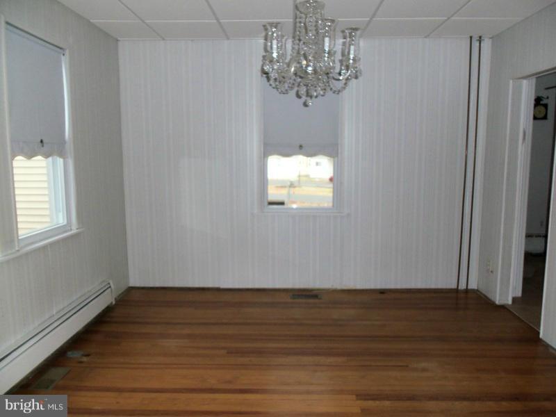 17 Waterview Road Baltimore, MD 21222 - Photo 10 of 23 Dining Room
