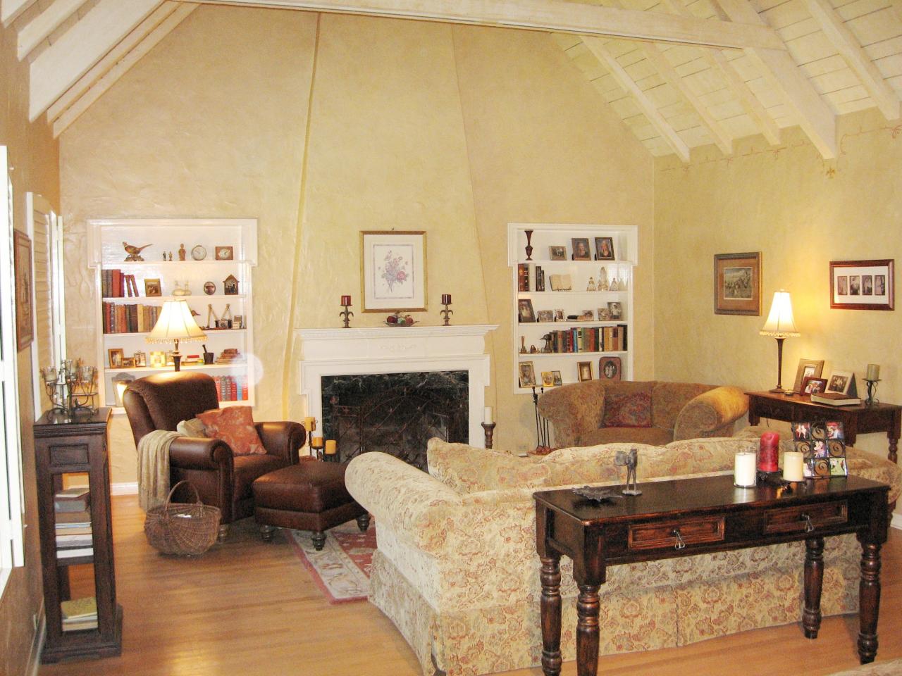 20 East Junipero Street Santa Barbara, CA 93105 - Photo 7 of 14 a living room with furniture and a fireplace