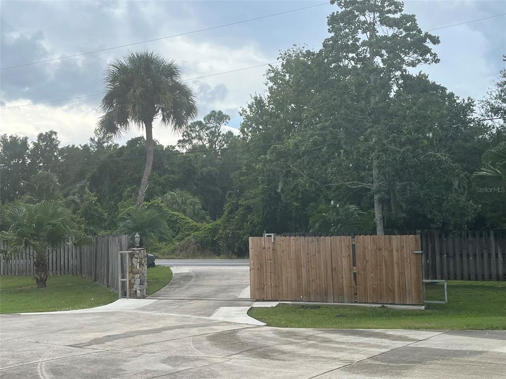 6560 Timberlane Road Lake Wales, FL 33898 - Photo 31 of 31 a view of a backyard