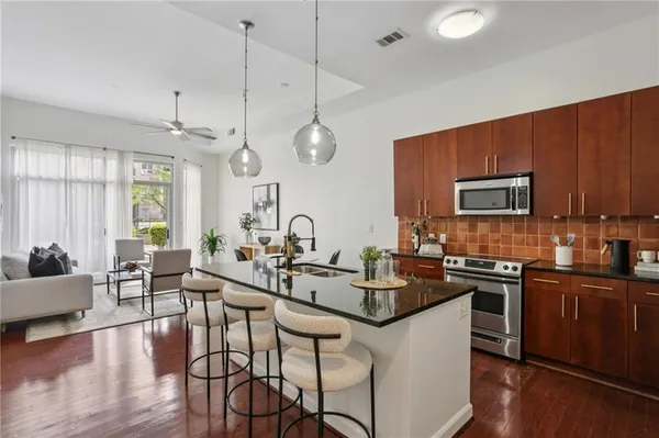 $285,000 | 711 Cosmopolitan Drive Northeast, Unit 102, Atlanta, GA 30324