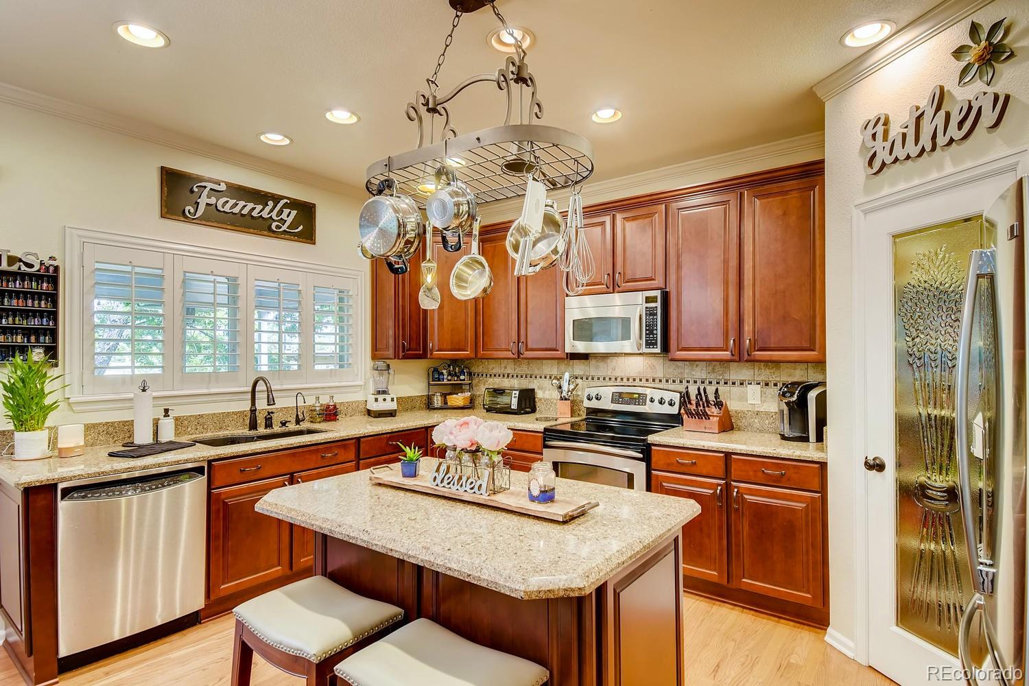 2011 Maples Place Highlands Ranch, CO 80129 - Photo 6 of 34 Gallery Image 6