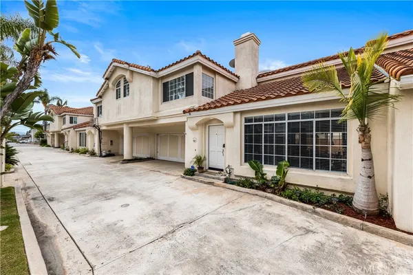 $1,149,900 | 2537 Orange Avenue, Unit D, Costa Mesa, CA 92627