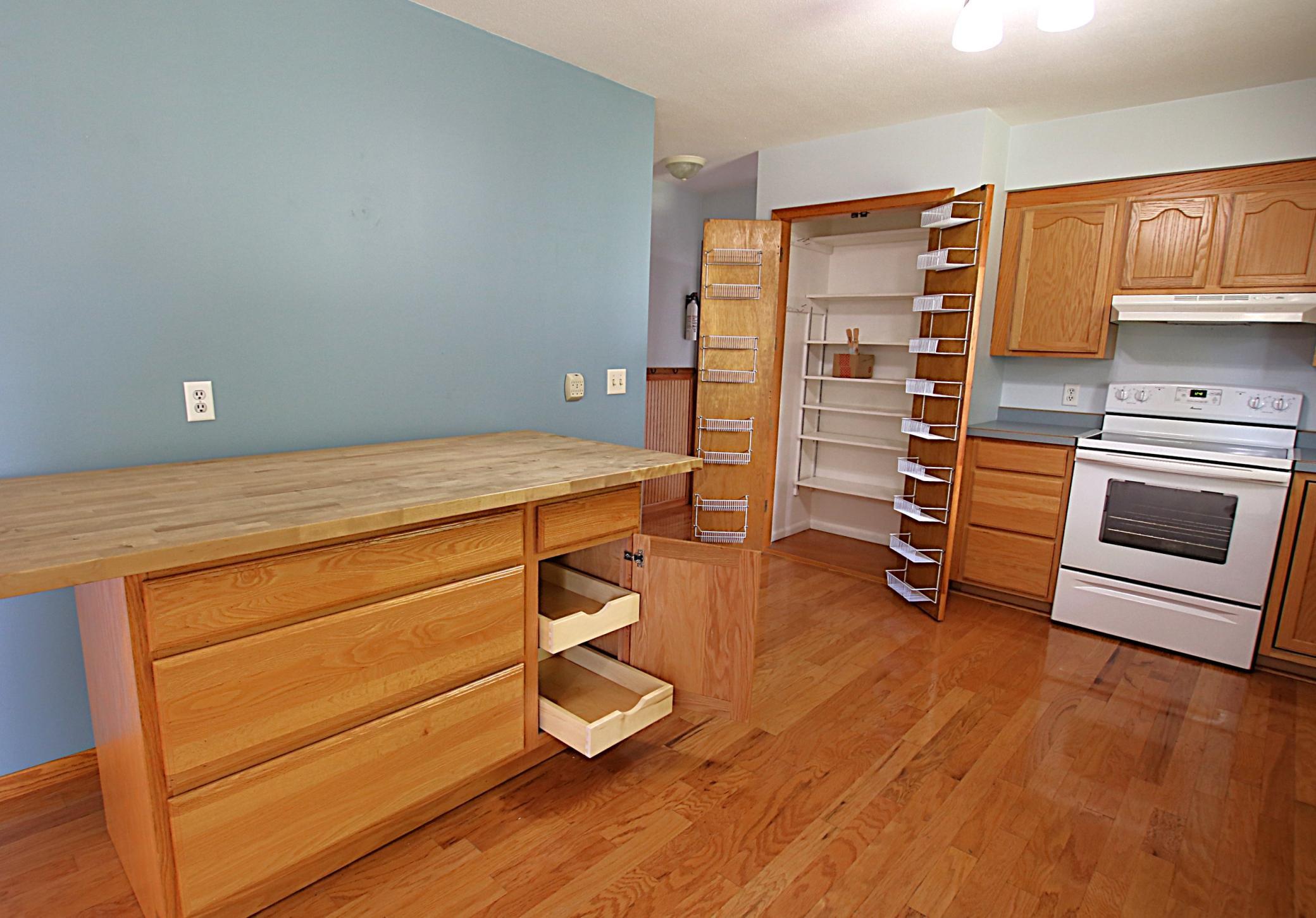 205 Prairie Avenue Northeast Staples, MN 56479 - Photo 11 of 43