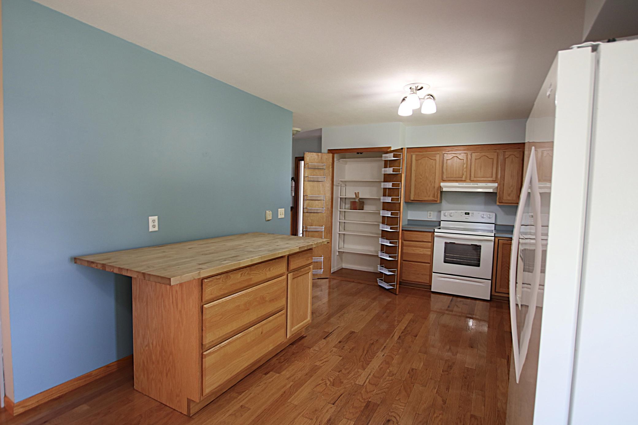 205 Prairie Avenue Northeast Staples, MN 56479 - Photo 13 of 43