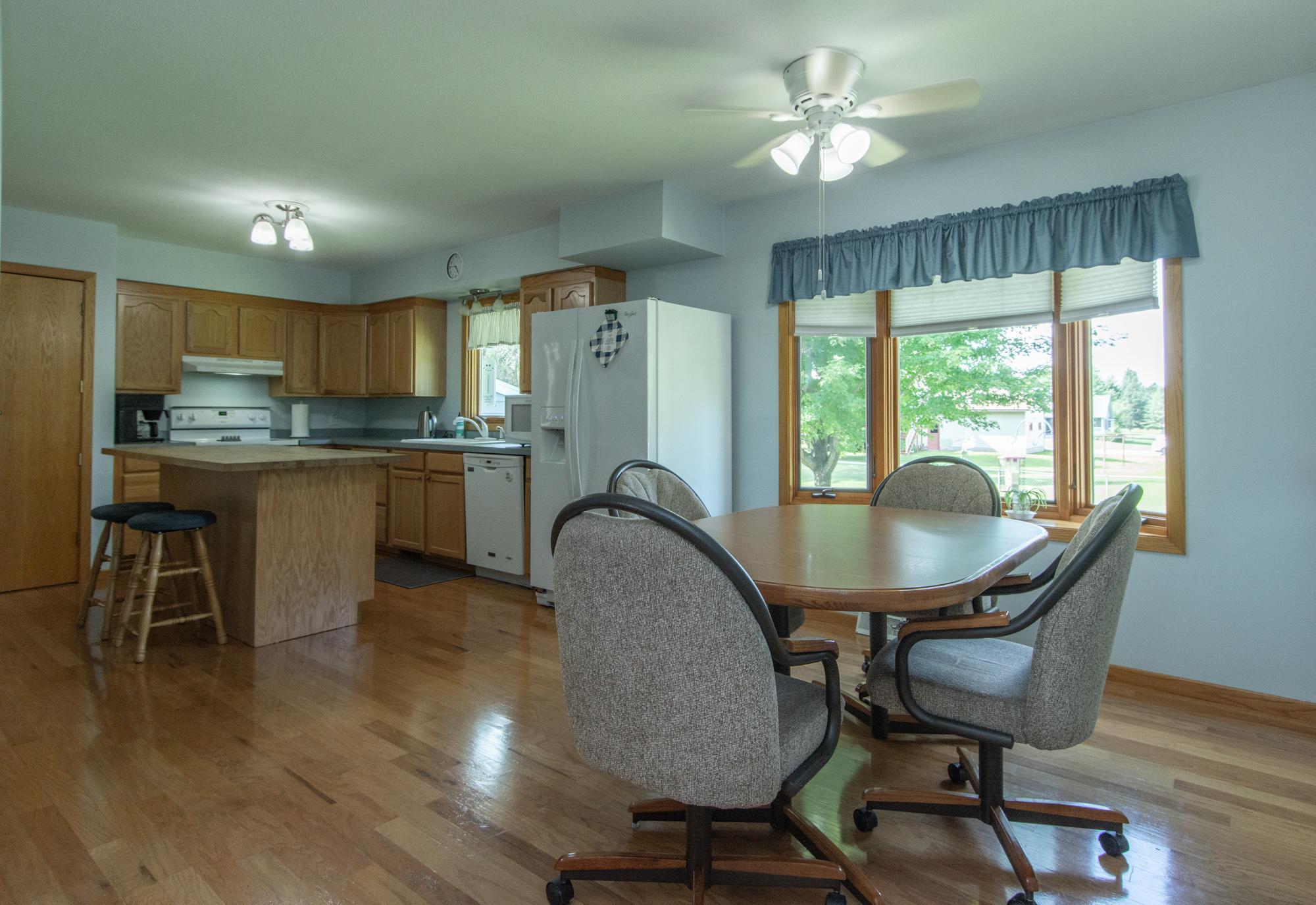 205 Prairie Avenue Northeast Staples, MN 56479 - Photo 16 of 43