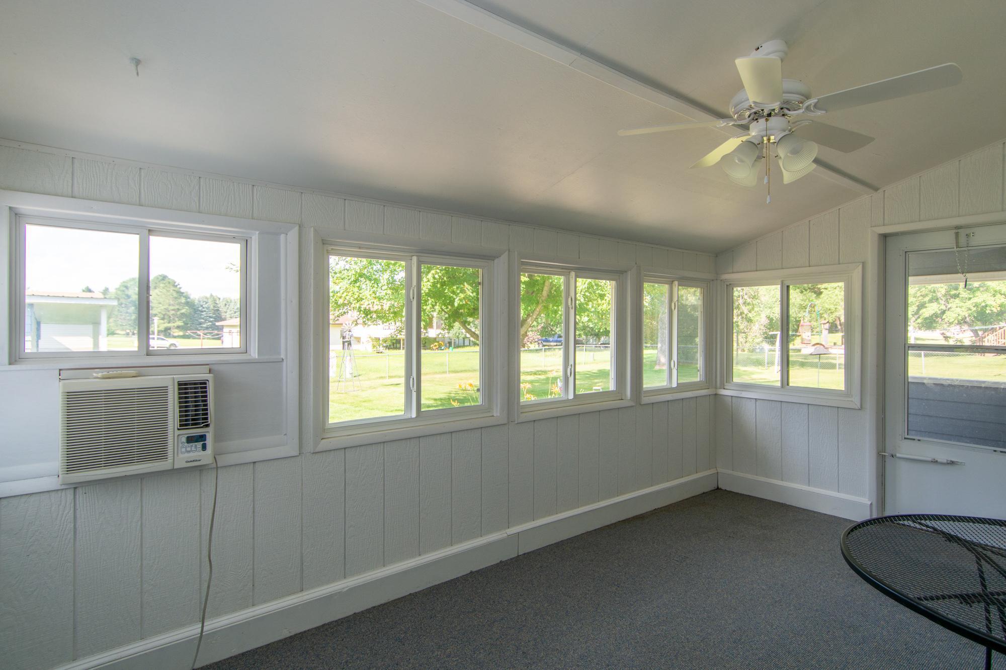 205 Prairie Avenue Northeast Staples, MN 56479 - Photo 36 of 43