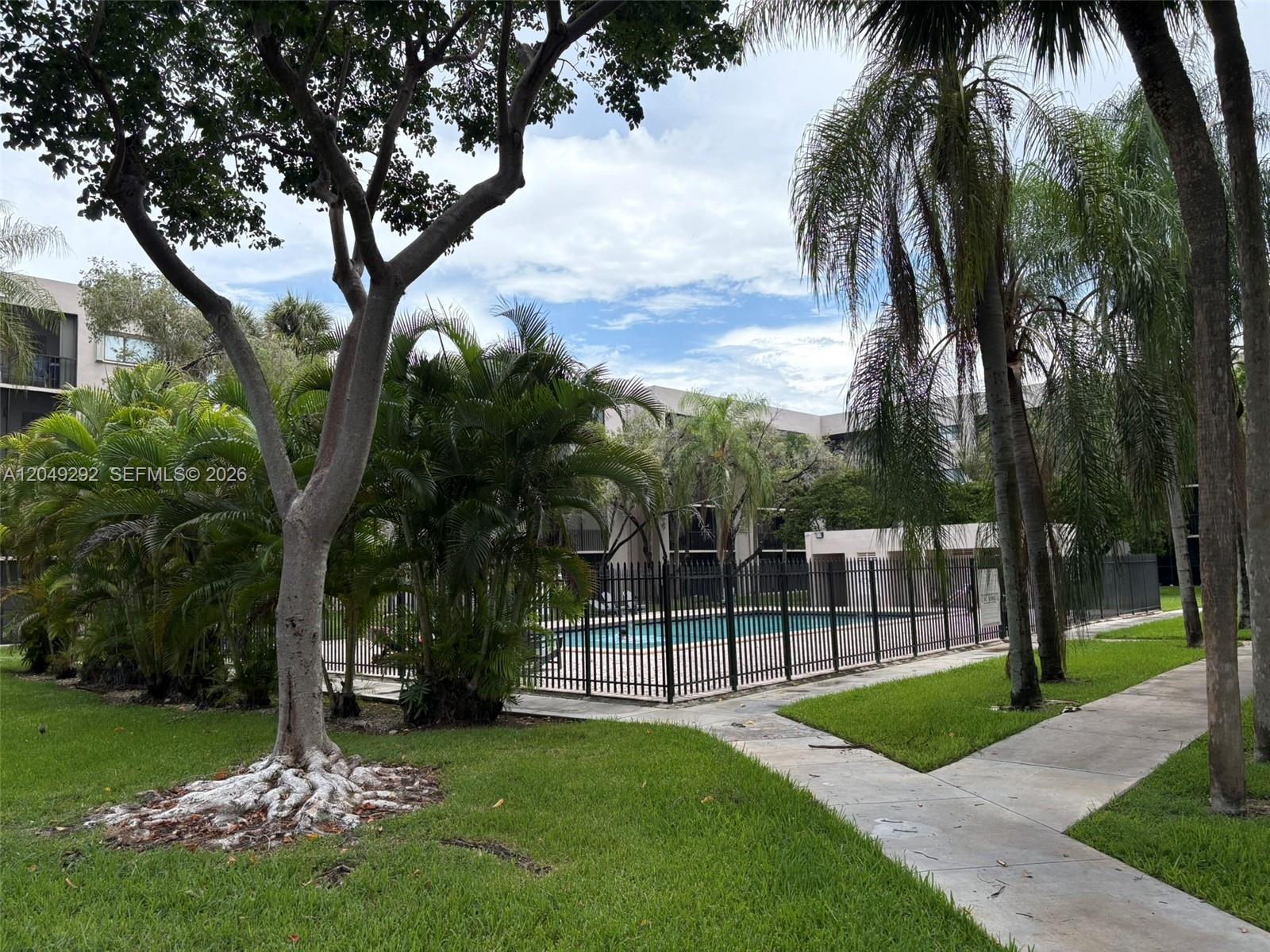 8500 Southwest 133rd Avenue Road, Unit 422 Miami, FL 33183 - Photo 11 of 20