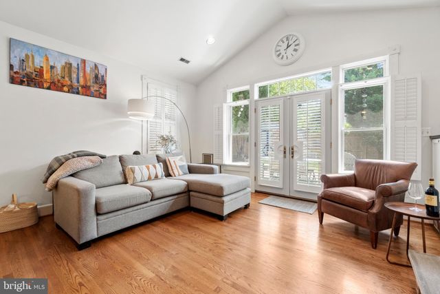 $1,043,000 | 409 East Bellefonte Avenue, Alexandria, VA 22301