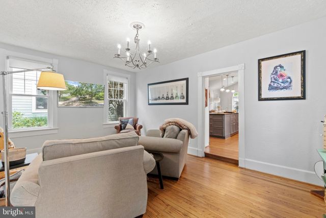 $1,043,000 | 409 East Bellefonte Avenue, Alexandria, VA 22301