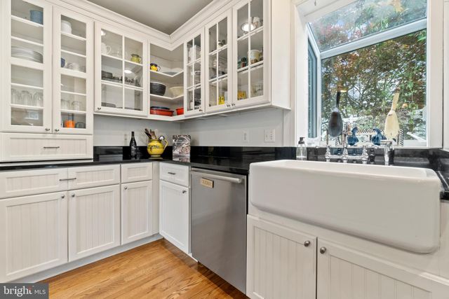 $1,043,000 | 409 East Bellefonte Avenue, Alexandria, VA 22301