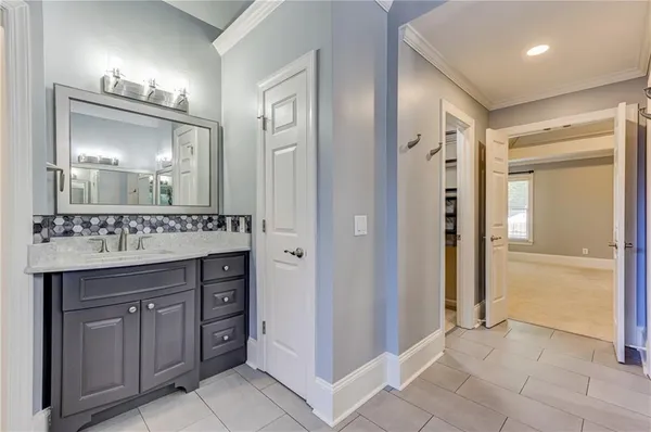 $4,700 | 2745 Lenox Road Northeast, Unit 5, Atlanta, GA 30324