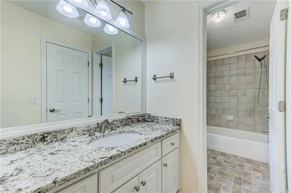 $4,700 | 2745 Lenox Road Northeast, Unit 5, Atlanta, GA 30324