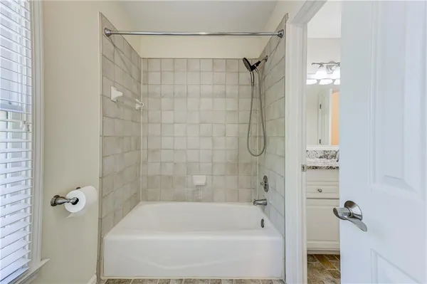 $4,700 | 2745 Lenox Road Northeast, Unit 5, Atlanta, GA 30324