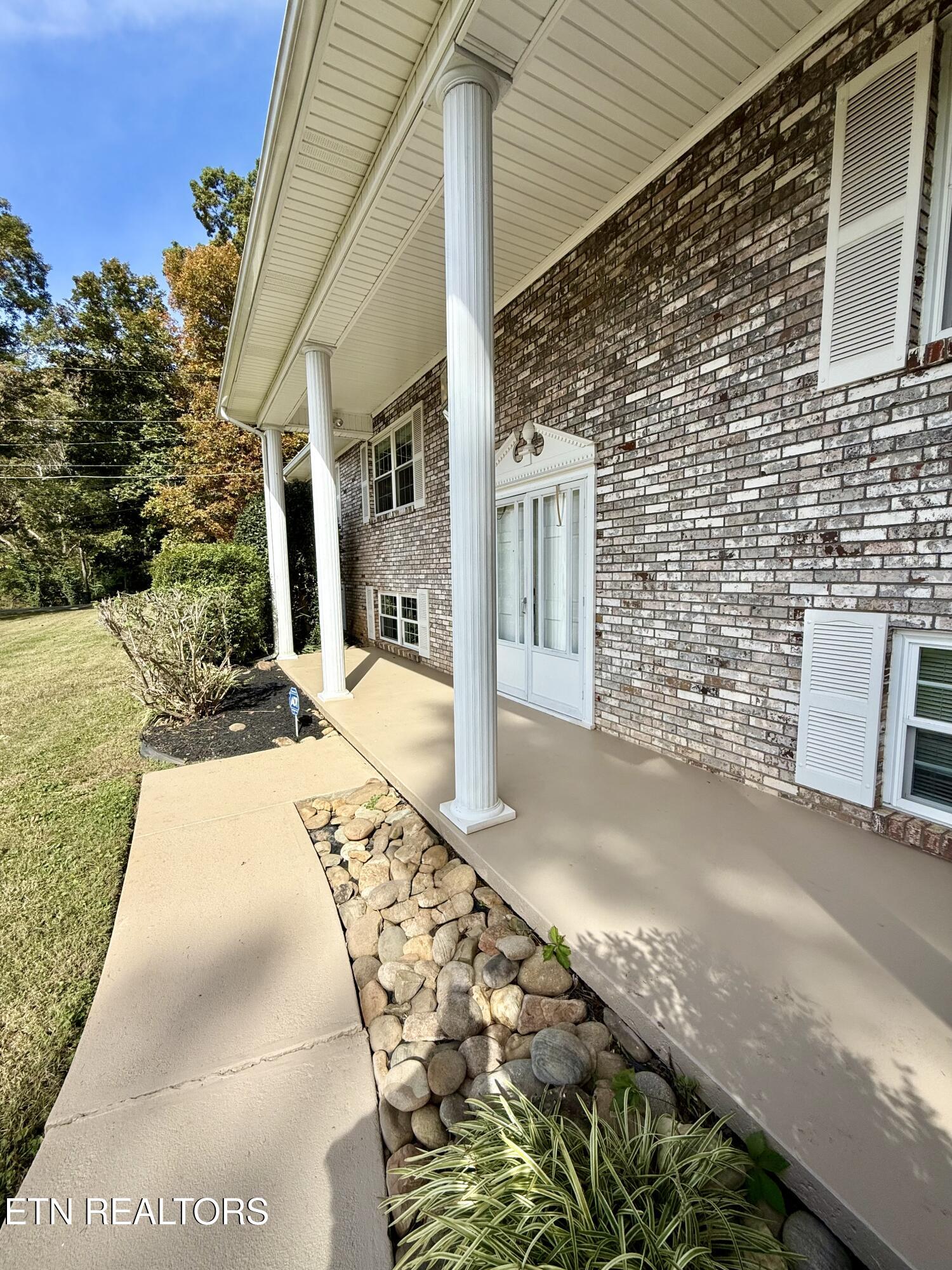 2112 Spring Hill Road Knoxville, TN 37914 - Photo 2 of 50 IMG_8298