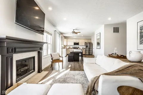 $699,900 | 4348 Ledge Rock Court, Zionsville, IN 46077