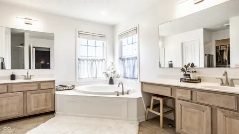 $699,900 | 4348 Ledge Rock Court, Zionsville, IN 46077