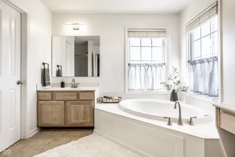 $699,900 | 4348 Ledge Rock Court, Zionsville, IN 46077