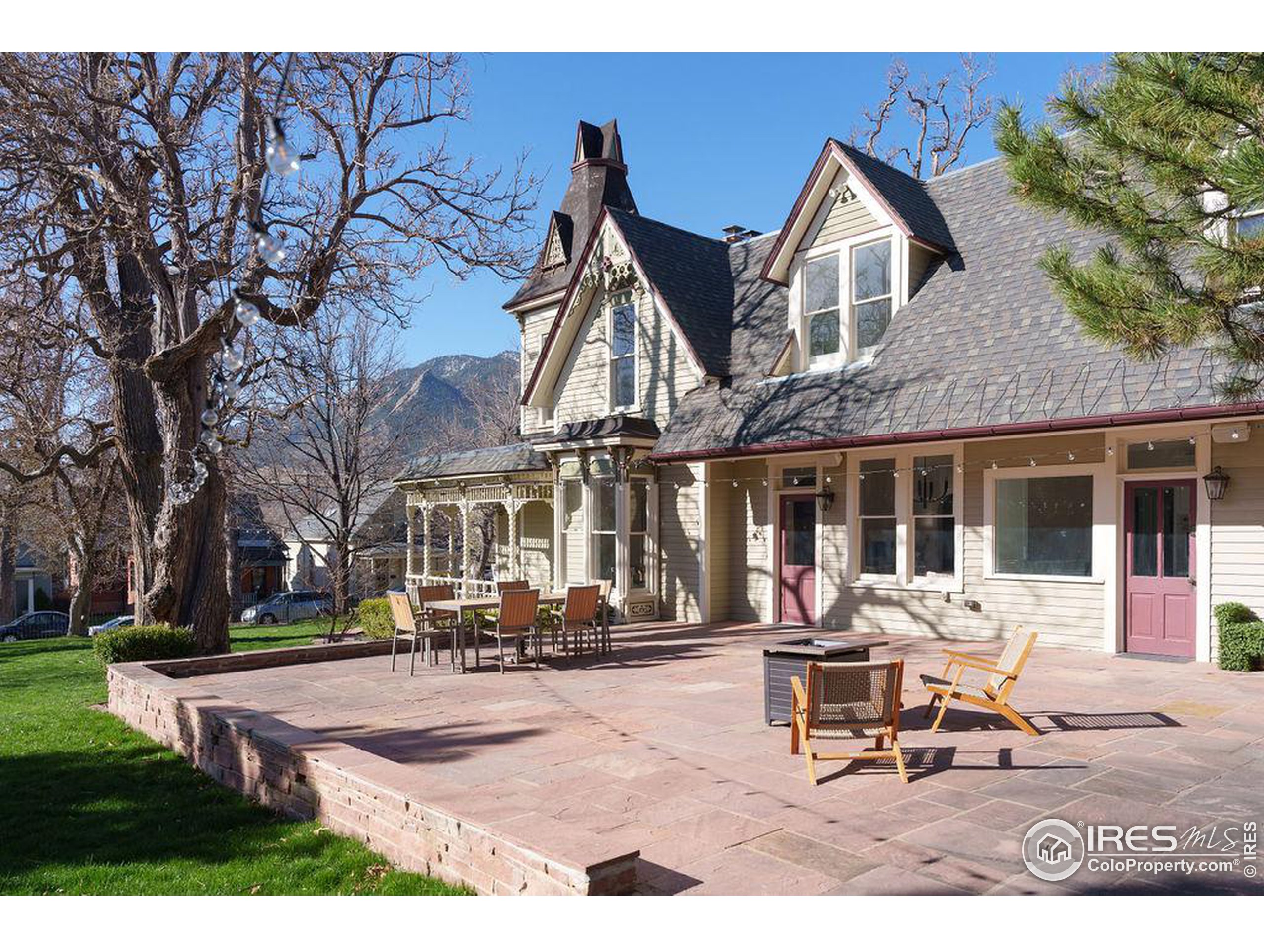 809 Pine Street Boulder, CO 80302 - Photo 3 of 13 a building outdoor space with patio furniture and garden