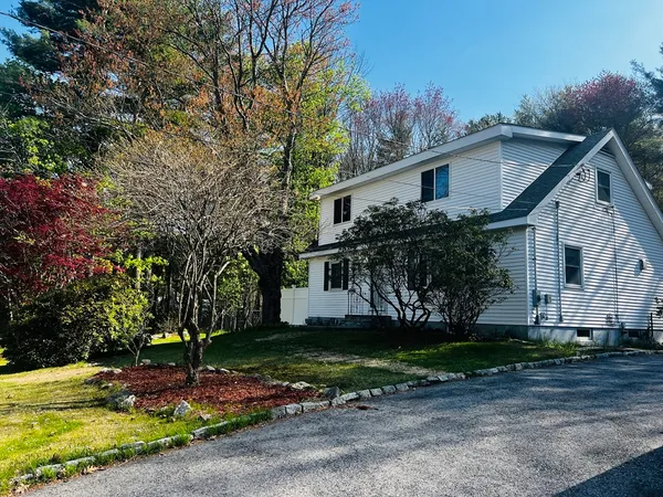 $425,000 | 94 City Depot Road, Charlton, MA 01507
