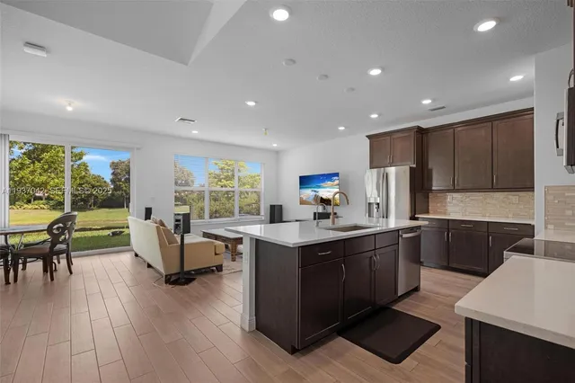 $4,000 | 4317 Lago Drive, Unit 4317, Deerfield Beach, FL 33064