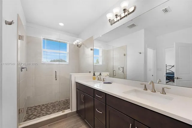 $4,000 | 4317 Lago Drive, Unit 4317, Deerfield Beach, FL 33064