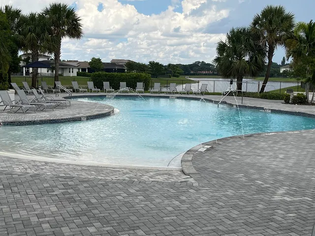 $3,900 | 4317 Lago Drive, Unit 4317, Deerfield Beach, FL 33064