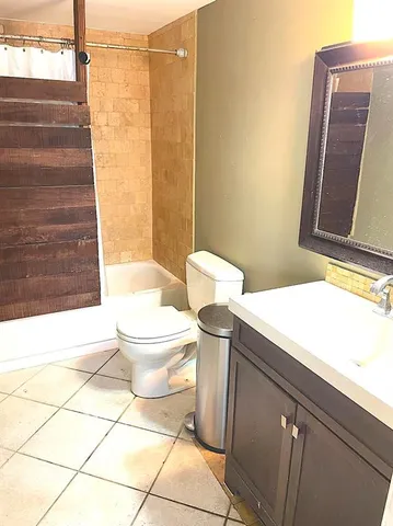 $899,999 | 101 South Gulfstream Avenue, Unit 10B, Sarasota, FL 34236