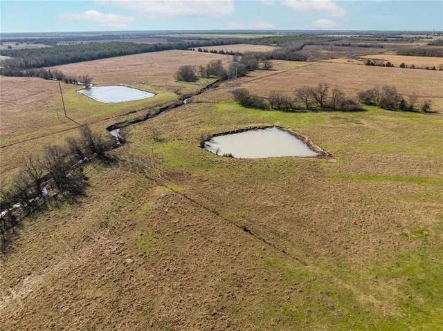 $540,000 | 1034 County Road 23900, Brookston, TX 75421