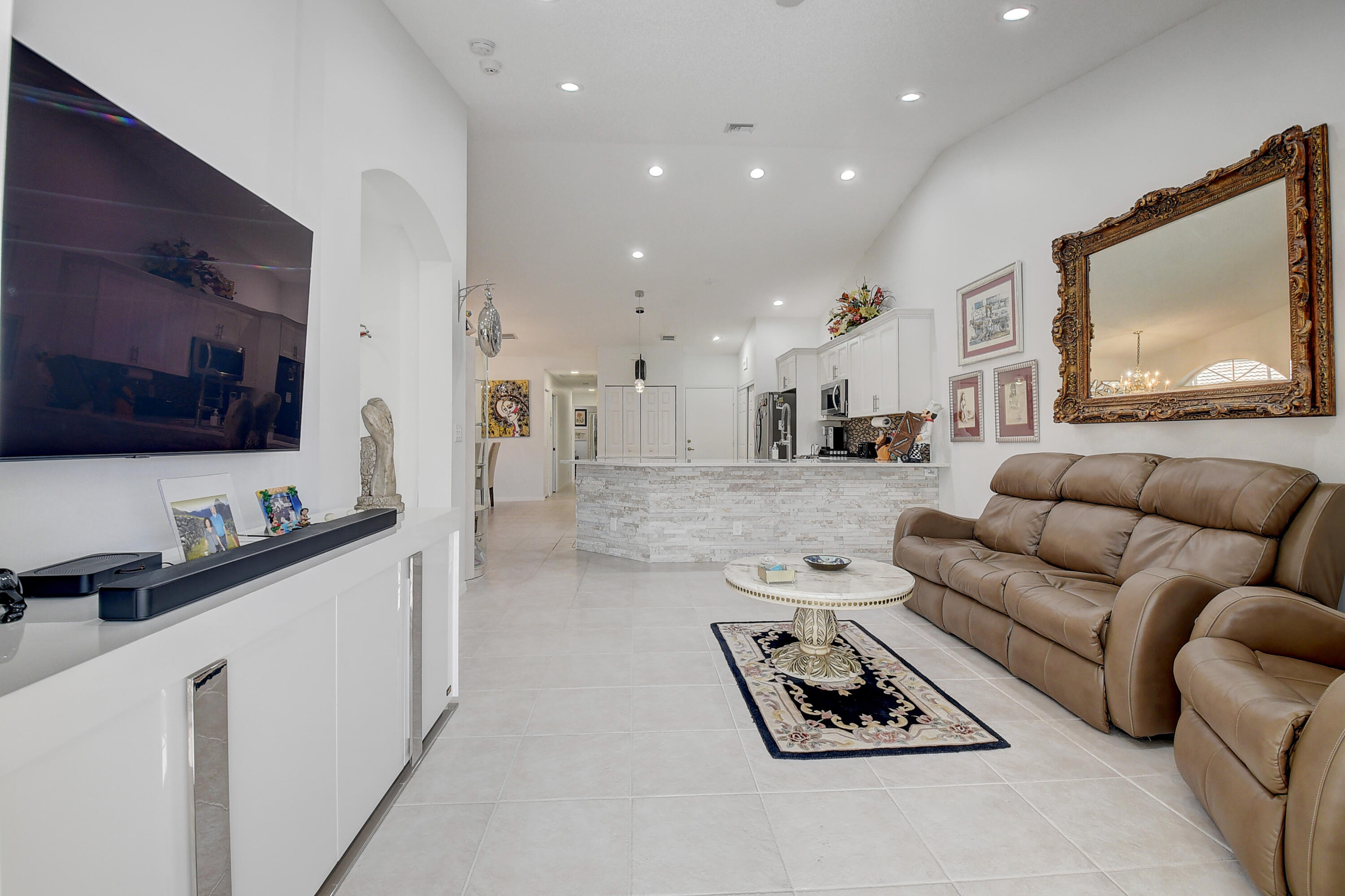 6110 Heliconia Road Delray Beach, FL 33484 - Photo 9 of 58 DSC_8399_400_401_402_403