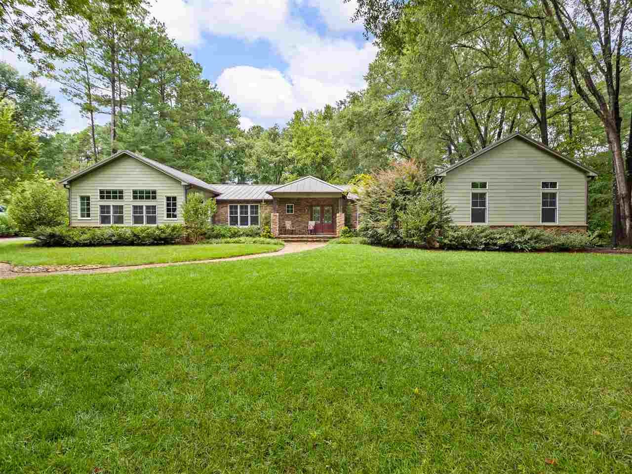 128 Shoreham Road Spartanburg, SC 29307 - Photo 1 of 32 Gallery Image 1