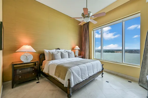 $720,000 | 4821 East NASA Parkway, Unit 18W, Seabrook, TX 77586