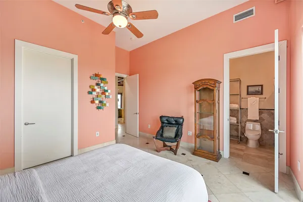 $720,000 | 4821 East NASA Parkway, Unit 18W, Seabrook, TX 77586