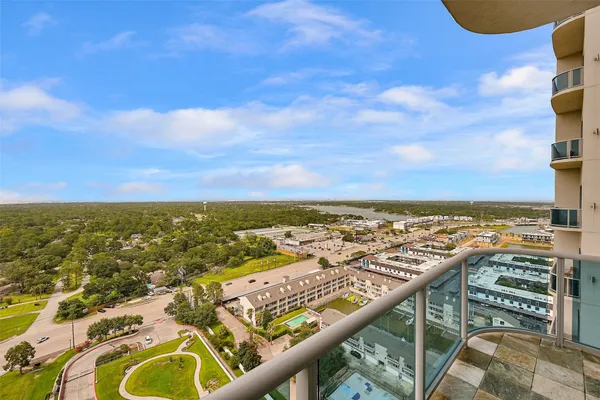 $720,000 | 4821 East NASA Parkway, Unit 18W, Seabrook, TX 77586