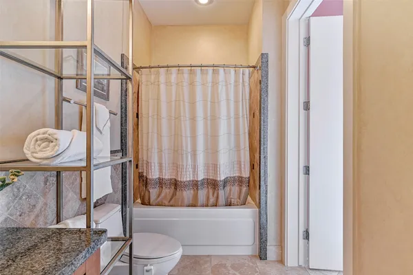 $720,000 | 4821 East NASA Parkway, Unit 18W, Seabrook, TX 77586