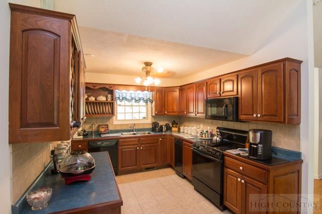 418 Old Clayton Greene Road Boone, NC 28607 - Photo 7 of 43 Gallery Image 7