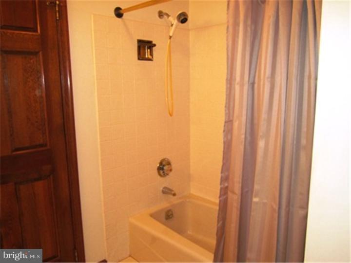 2424 Berkley Road Reading, PA 19605 - Photo 11 of 21 Bathroom