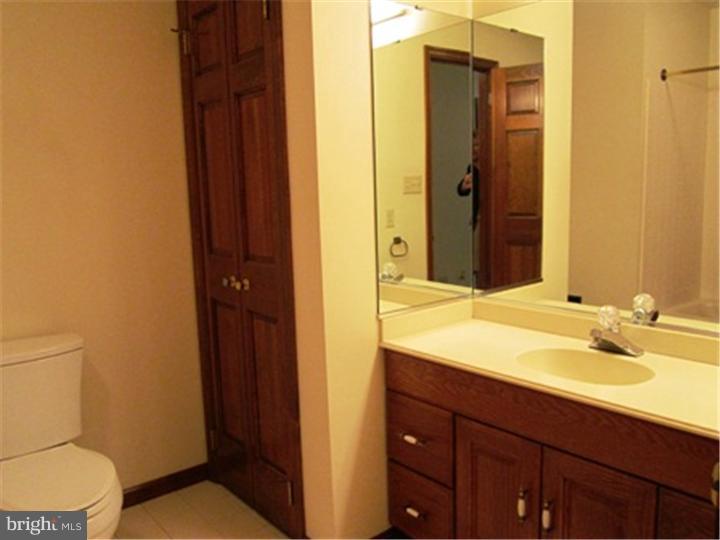 2424 Berkley Road Reading, PA 19605 - Photo 12 of 21 Bathroom