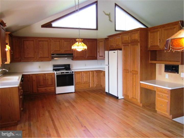 2424 Berkley Road Reading, PA 19605 - Photo 4 of 21 Kitchen
