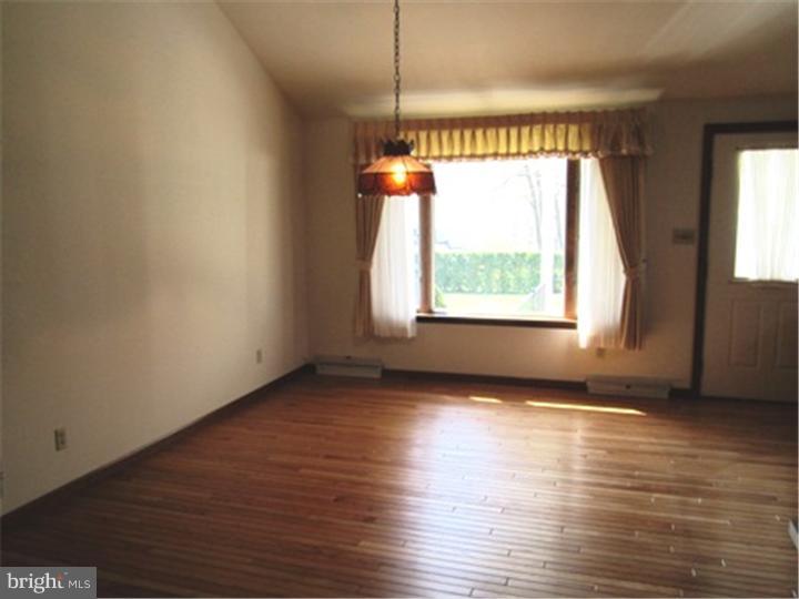 2424 Berkley Road Reading, PA 19605 - Photo 5 of 21 Dining Room