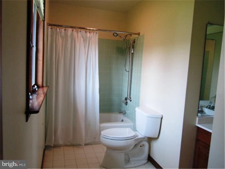 2424 Berkley Road Reading, PA 19605 - Photo 8 of 21 Master Bathroom