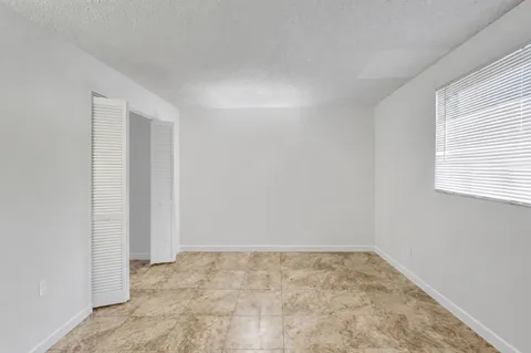 $155,000 | 850 East Commercial Boulevard, Unit 250F, Oakland Park, FL 33334