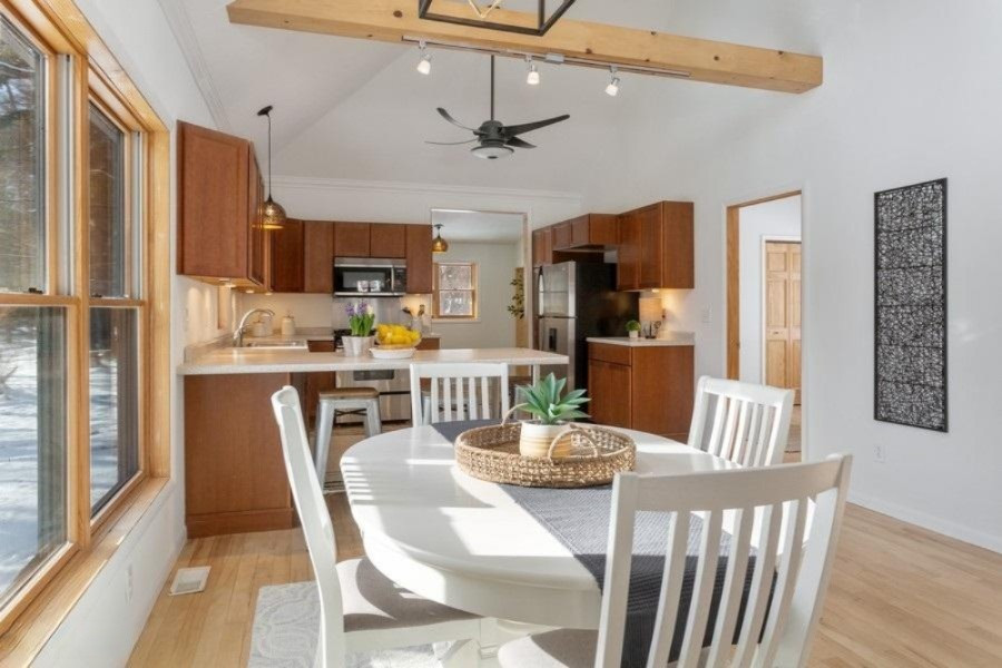 16027 Ruffino Road Union Pier, MI 49129 - Photo 17 of 44 Dining Area