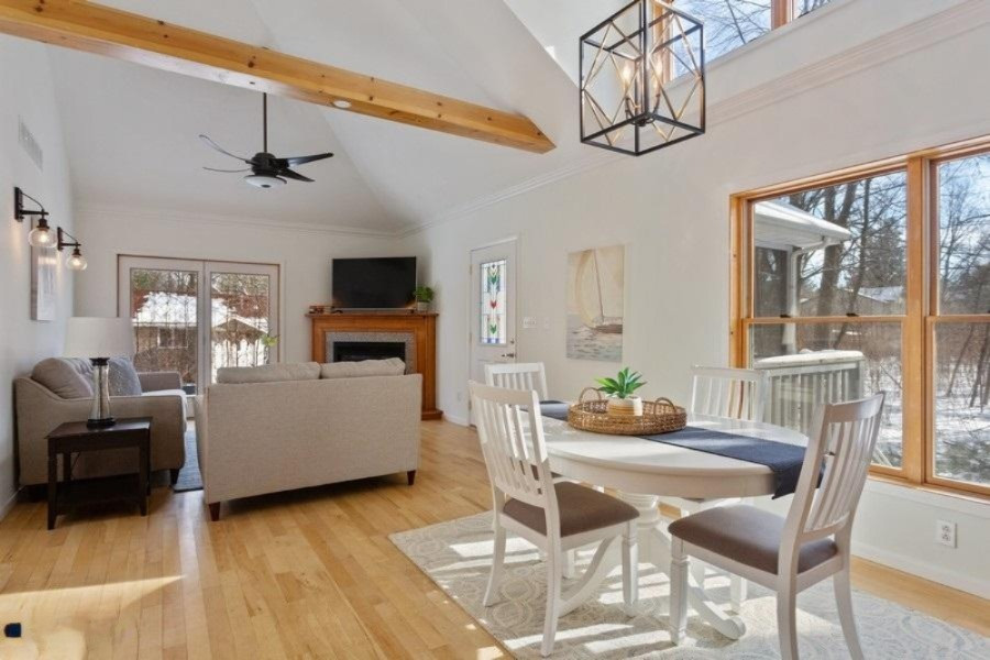 16027 Ruffino Road Union Pier, MI 49129 - Photo 19 of 44 Dining Area