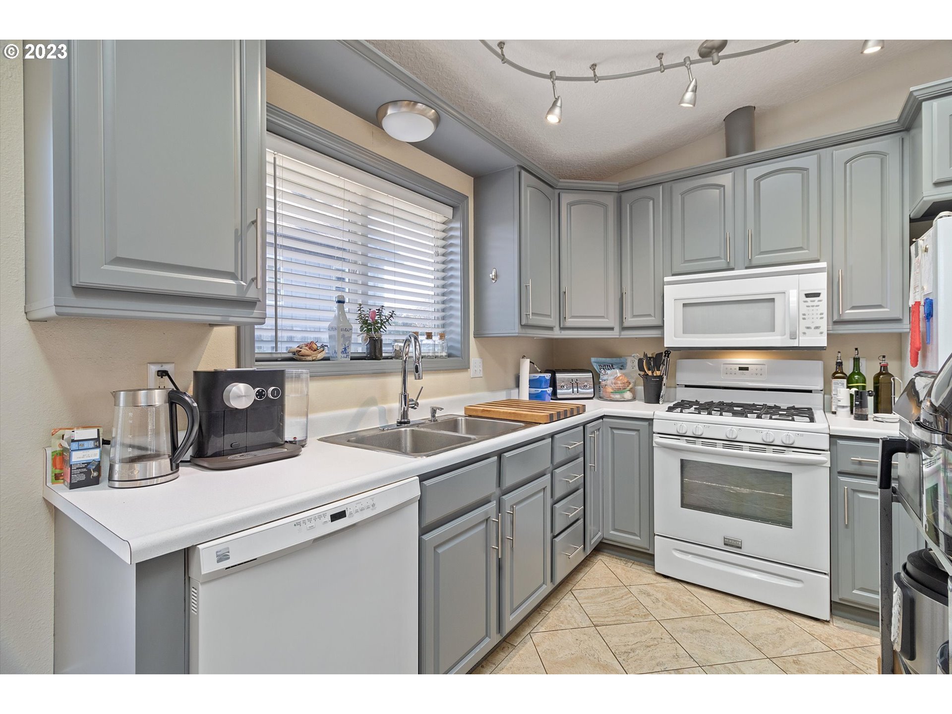 3510 Northeast Johns Loop Neotsu, OR 97364 - Photo 7 of 27