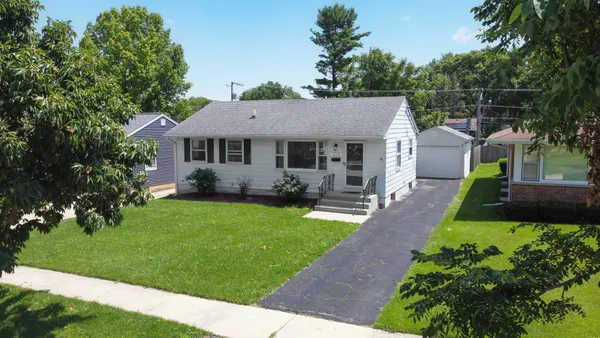 $312,500 | 219 North Berteau Avenue, Bartlett, IL 60103