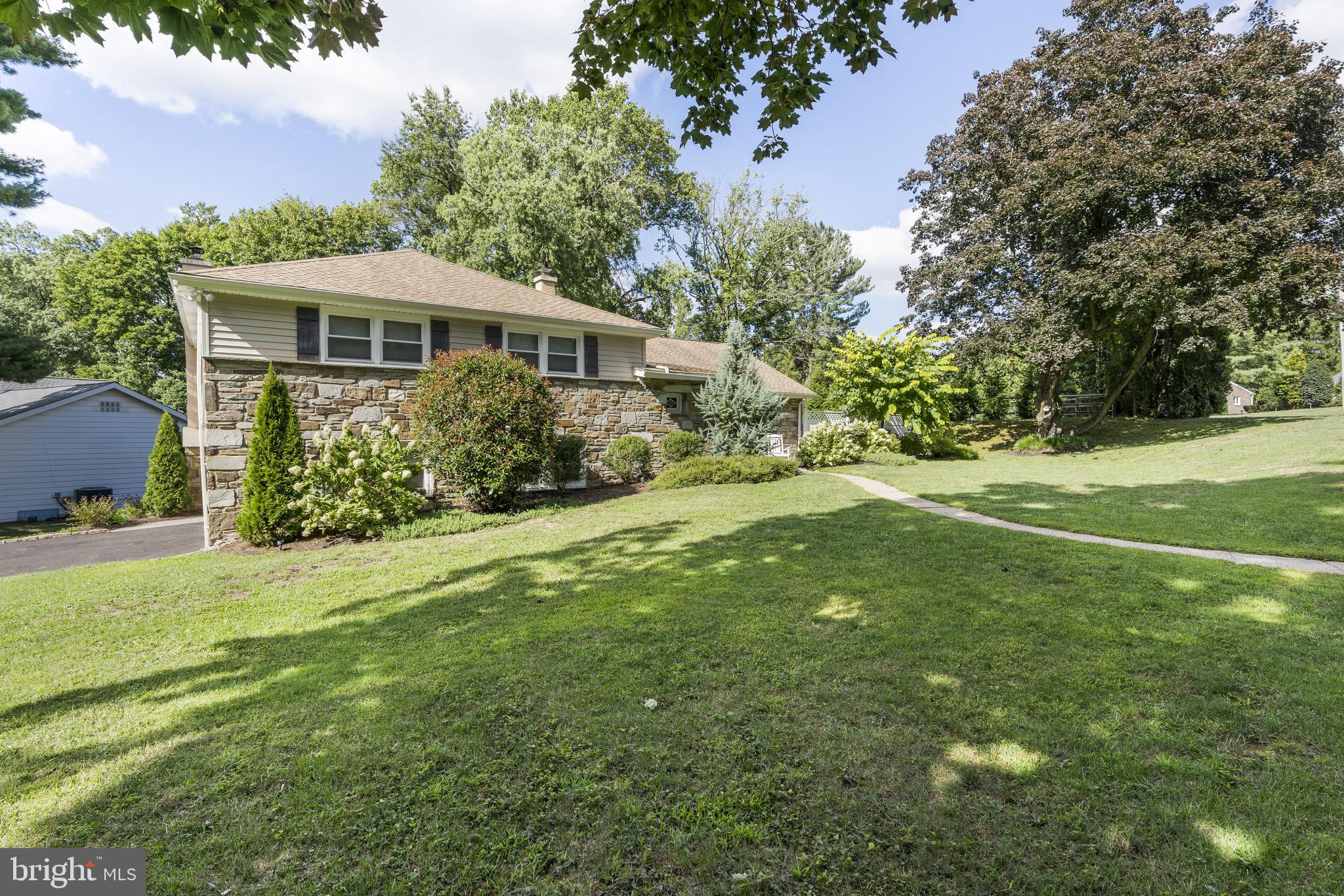 1207 Fleetwood Road Rydal, PA 19046 - Photo 2 of 33