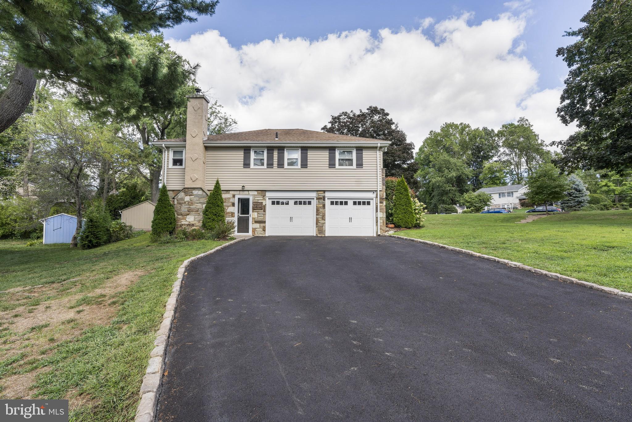 1207 Fleetwood Road Rydal, PA 19046 - Photo 5 of 33
