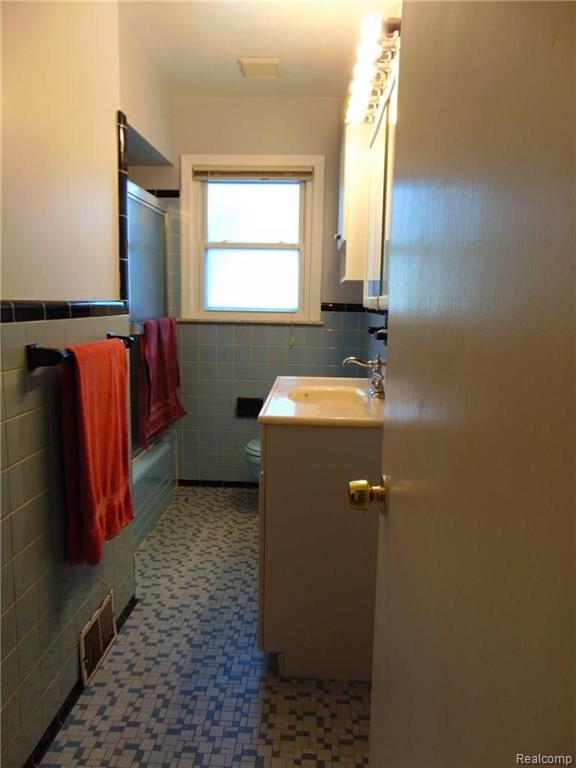 564 East South Boulevard Rochester, MI 48307 - Photo 11 of 14