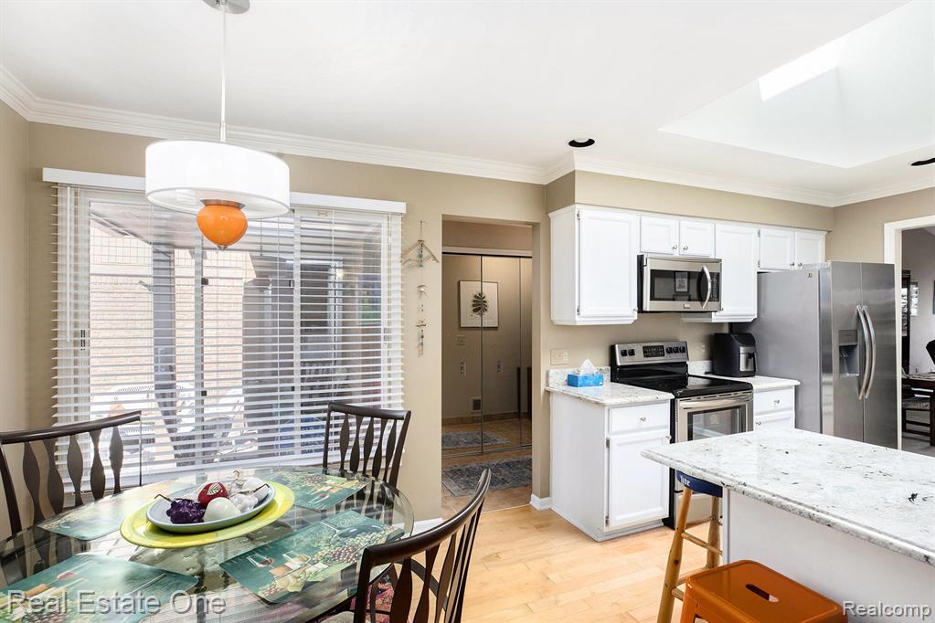 2210 London Bridge Drive Rochester Hills, MI 48307 - Photo 10 of 26
